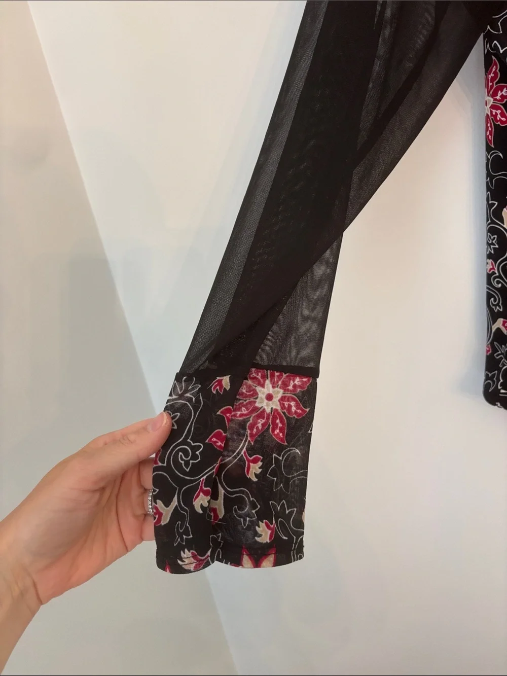 Casual Corner Annex Red & Black Floral long Sleeve Blouse
